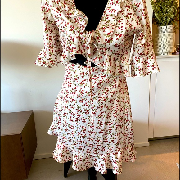 NEW floral summer mini dress front tie ruffled keyhole cutout pinup retro LARGE - Picture 6 of 16